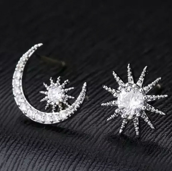 everrealli Jewelry - Silver Diamond Dainty Moon Shining Star Earrings